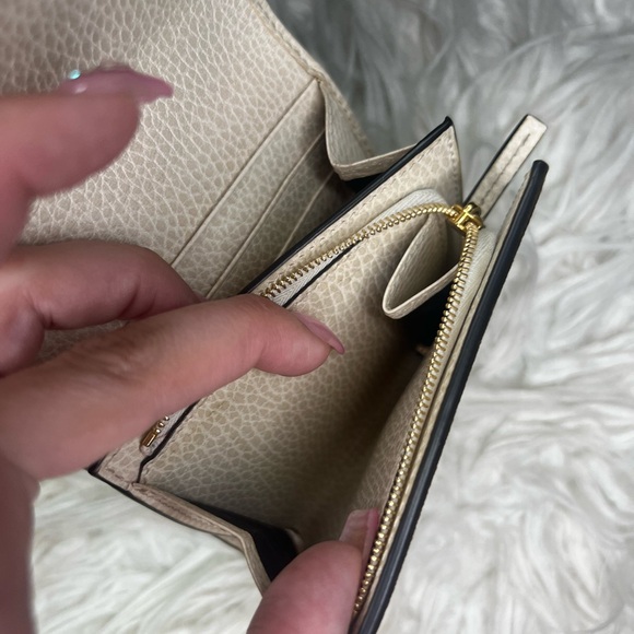 GUCCI Beige and ebony GG Supreme canvas, with white leather details - Picture 6 of 6